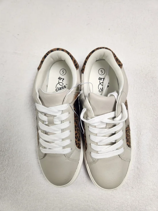 ART CLASS Neutral Leopard Accent Sneakers with Star DetaiL-SIZE 5 - Picture 5 of 6